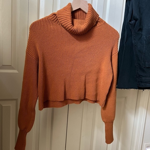 Cute Ribbed Knit Turtleneck Sweater, Rust, Long Sleeve Cropped Size XS - Picture 3 of 4